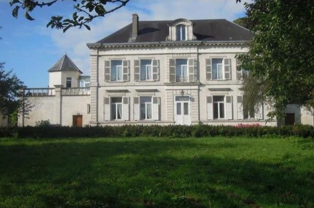 7 bedroom House For Sale: 62172 AIX..