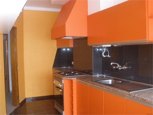 4 Bed Apartment in Leiria