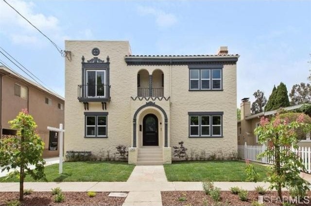 Block of Apartments For Sale: 1249..