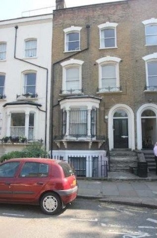 3 Bed Flat/Apartment To Let in London - 2