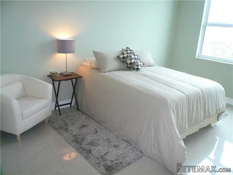 2 bedroom Flat For Sale: 31 SE 5th St #.. - 2