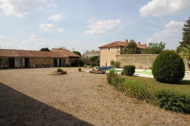 3 bedroom Character For Sale: 86330 25.. - 2