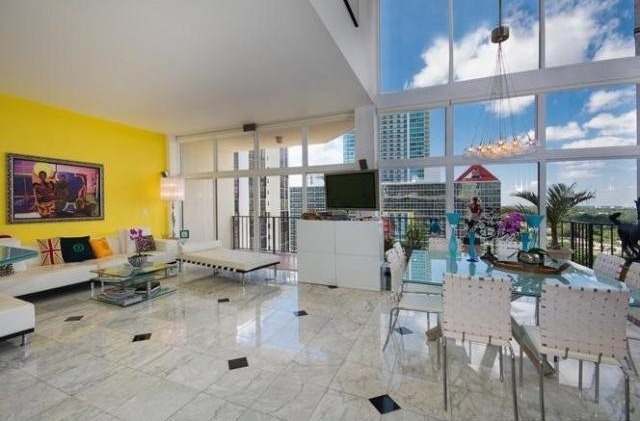 3 bedroom Flat For Sale: 1915 BRICKELL.. - 2