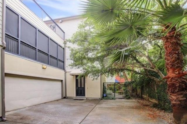 3 bedroom Apartment For Sale: 732.. - 2