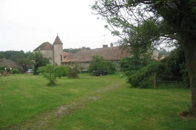 5 bedroom Manor House For Sale: 79600..