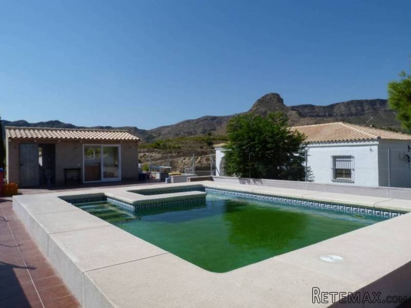 Beautiful 3 Bedroom Country House For..