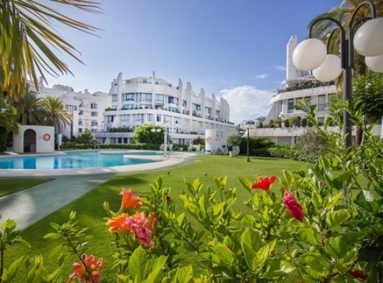 Beautiful duplex ground floor of 165m2..