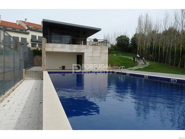 Semi-new 3 bedroom apartment in..