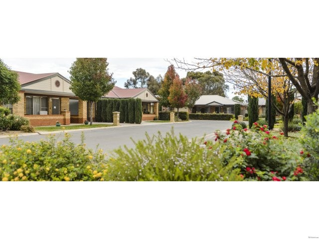 Life Care Hayfield Plains - Independent..