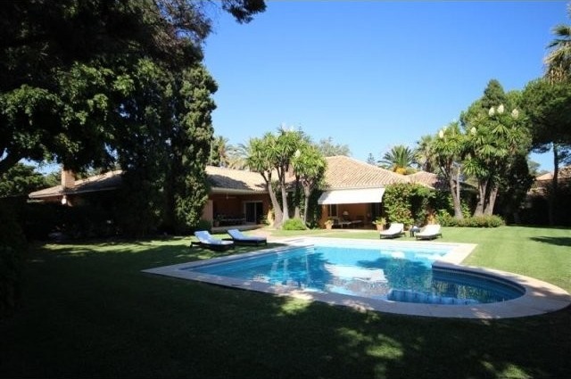 Villa - This unique villa is situated.. - 2