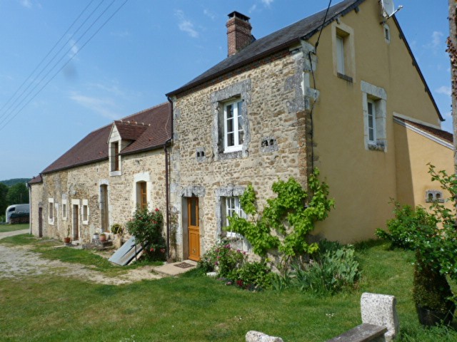 Maison De Campagne A Vendre A Cinq..