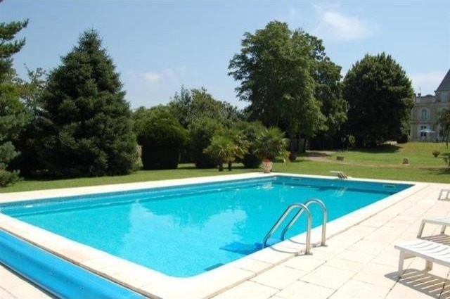 6 bedroom House For Sale: 16300 CHARENTE - 2