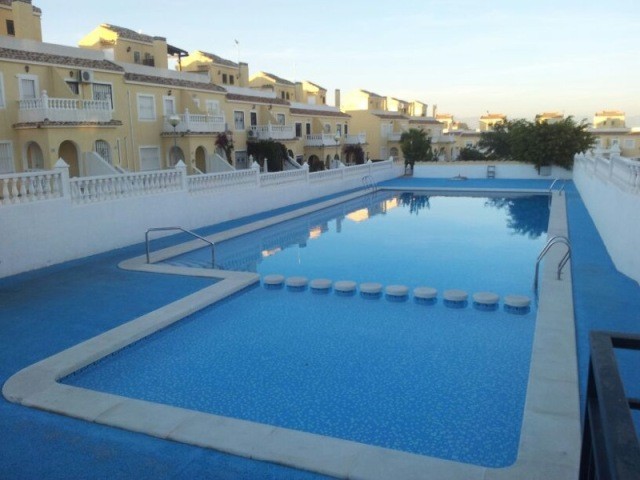Townhouse opposite the pool! - 2