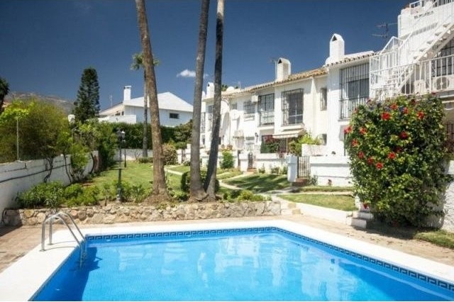 Town House - In a quiet residential..