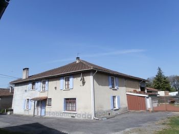Ideal Location For This 4 Bedroom House.. - 2