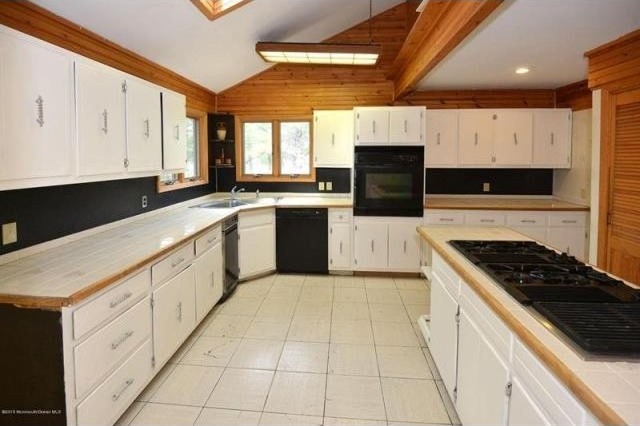 6 bedroom Flat For Sale: 419 Lake Shore.. - 2