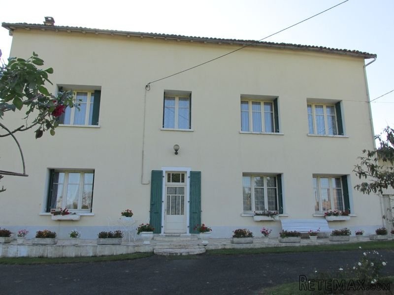 3 Bed Stone House With Large Garden