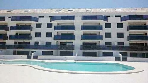 2 BED APARTMENT 950 METRES FROM BEACH