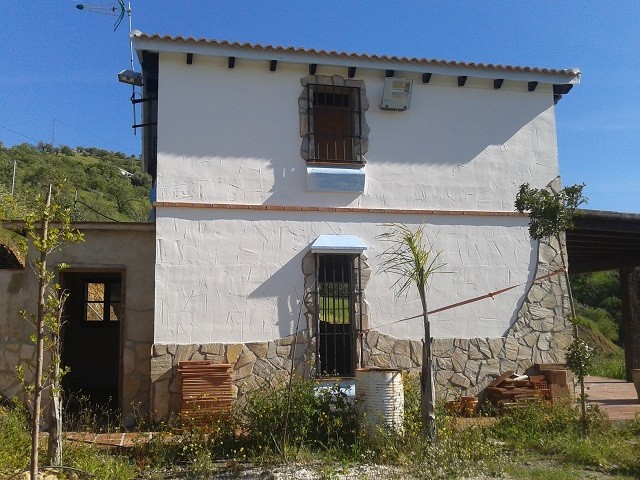 Villa - A 2 level country house located..