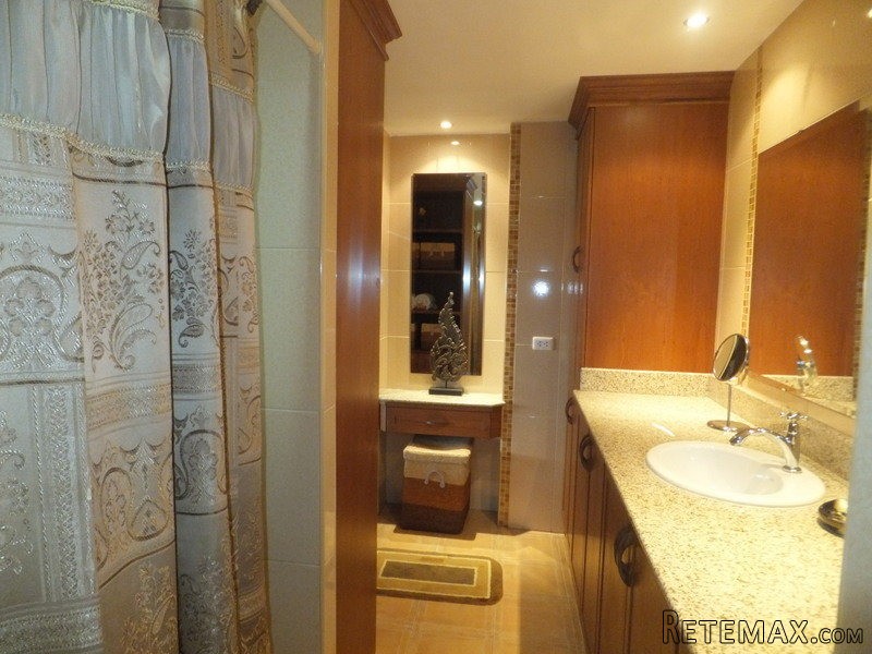 2 bedroom condo in central Sukhumvit..