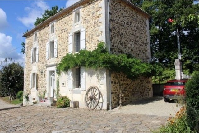 Superb Maison De Maitre With 4..