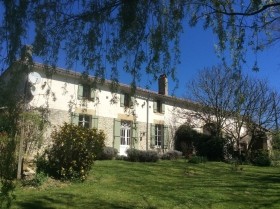 Superbly Restored 5 Bedroom Farmhouse..