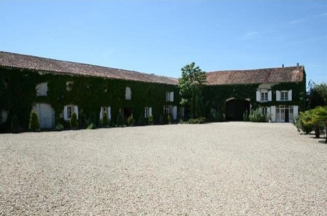 11 bedroom Manor House For Sale: 16100.. - 2