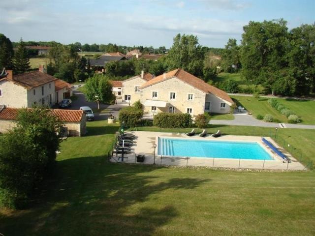 16 bedroom House For Sale: 86500 VIENNE