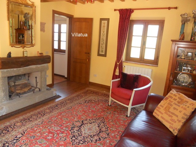 Country/farmhouse - For Sale - East of..