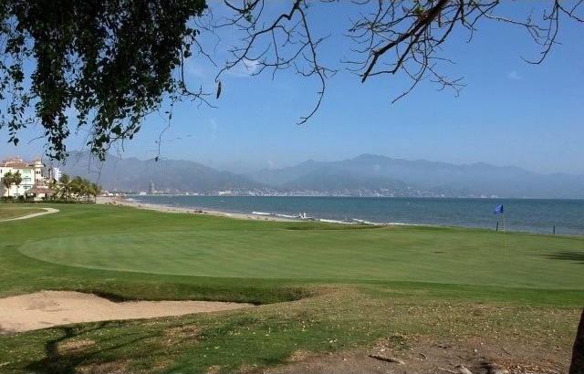 Land Opportunity in Colinas De Golf - 2