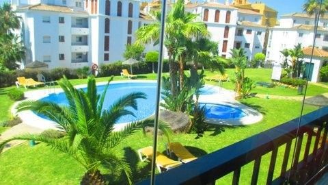 2 Bed Apartment for sale in Calahonda