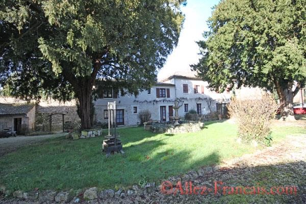 Chef Boutonne (79) : For sale - Superb.. - 2