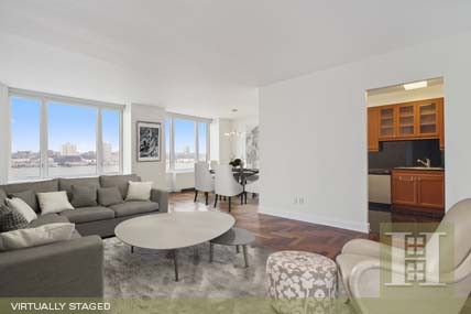 2 bedroom Apartment For Sale: 220..