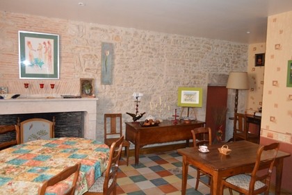 Village property close to Ruffec with 6.. - 2