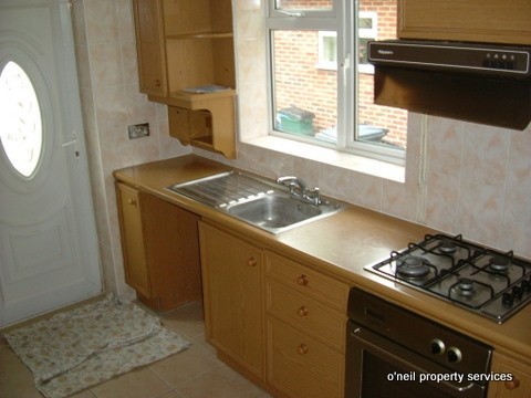 68, Arnison Avenue, High Wycombe.. - 2