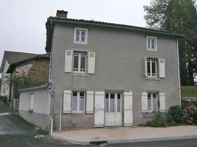 4-Bedroomed Dtone House In A Limousin..