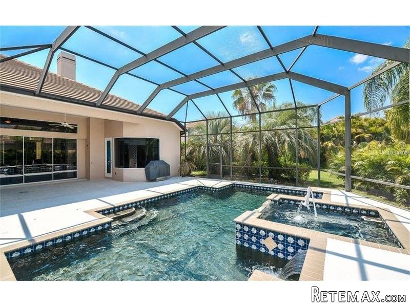 3 bedroom House For Sale: 6520.. - 2