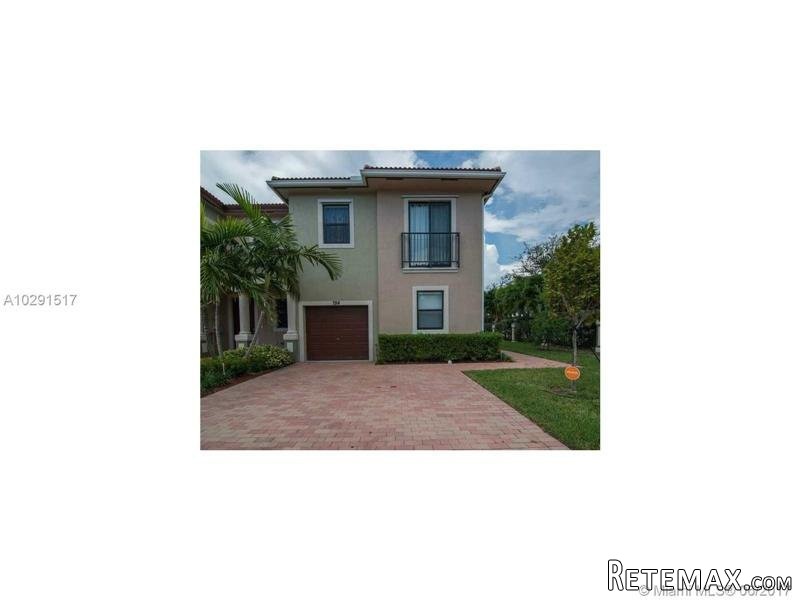 4 bedroom Town House For Sale: 784 NE..