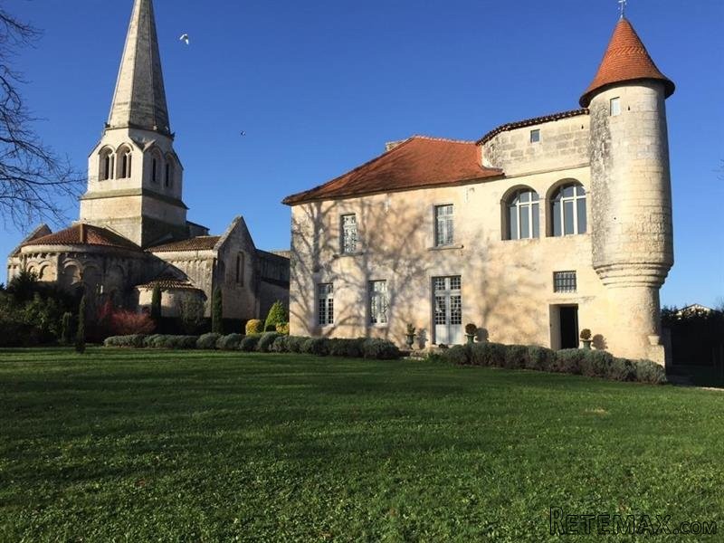7 bedroom Castle For Sale: 16000..