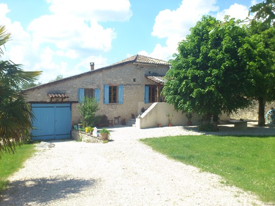 Stone Country House With Land & Pool