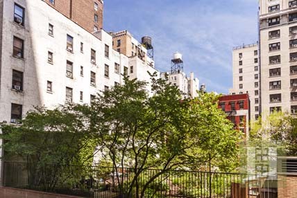 1 bedroom Apartment For Sale: 275 WEST.. - 2