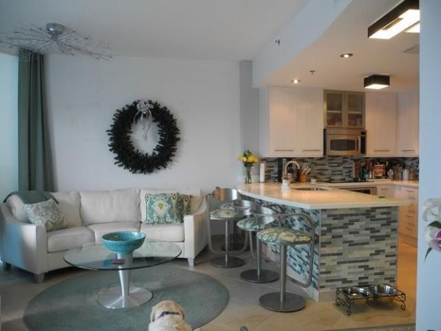 1 bedroom Flat For Sale: 6515 COLLINS.. - 2