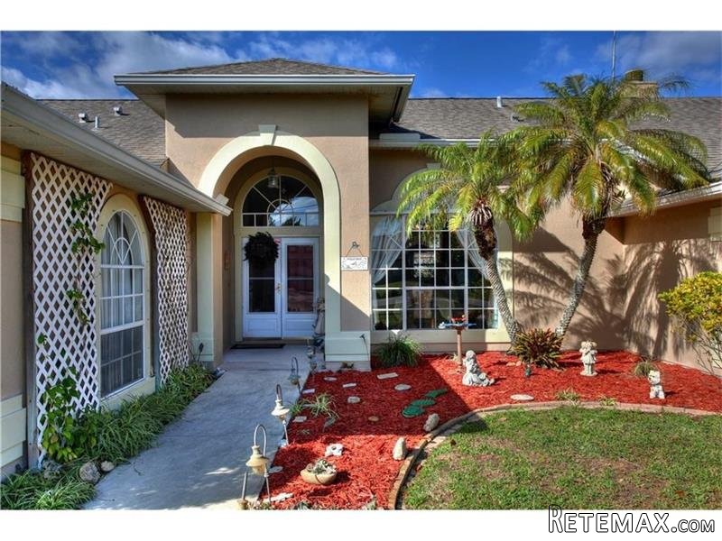 3 bedroom House For Sale: 1557 Barber..
