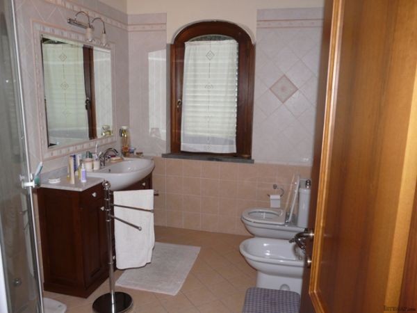 Country/farmhouse - For Sale - West of.. - 2