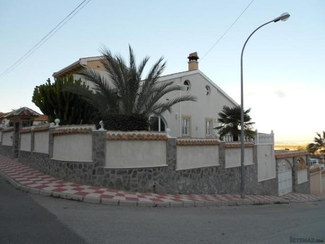 MAGNIFICENT VILLA WITH A VIEW TO THE.. - 2
