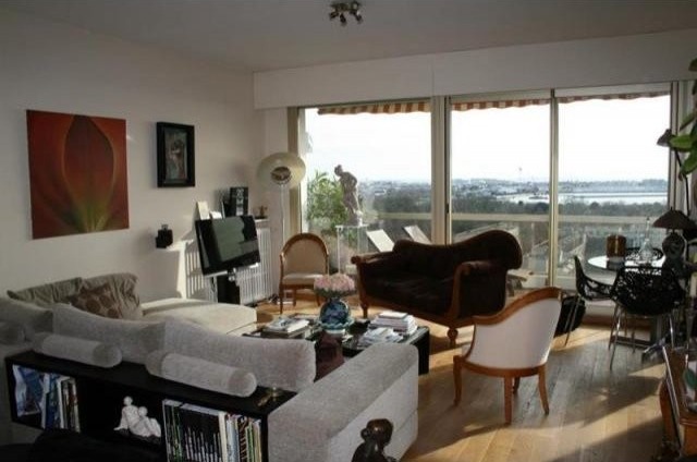 3 bedroom Flat For Sale: 17000 LA..