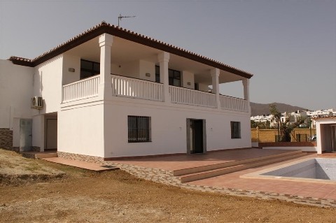 4 Bedrooms - Villa - Malaga - For Sale
