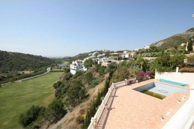 6 bedroom detached house for sale - 2
