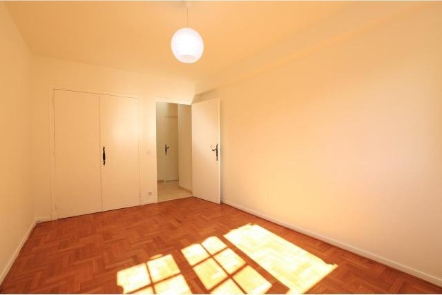 Sunny one bed in Port