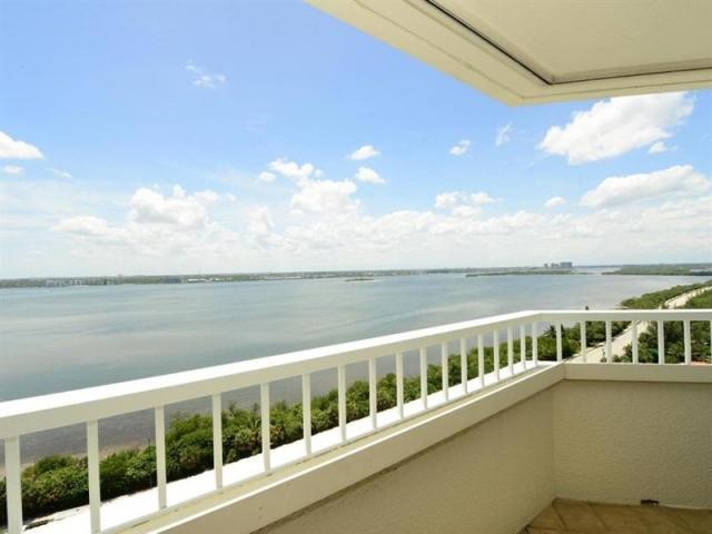2 bedroom Residence For Sale: Singer..